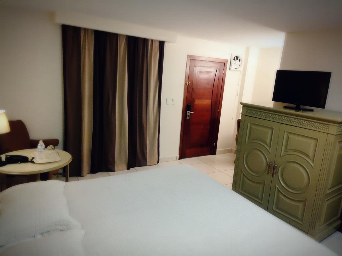 סן פדרו סולה Hotel Martell מראה חיצוני תמונה